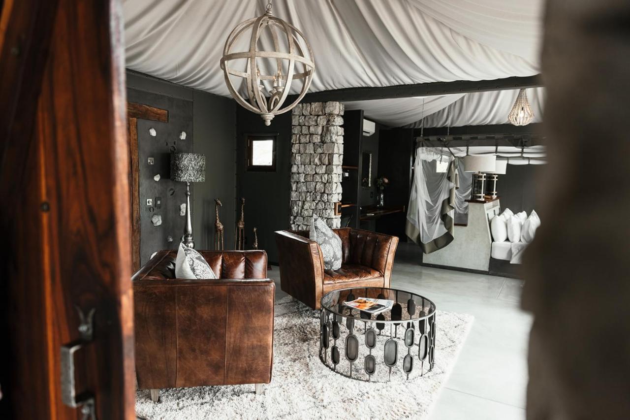 Etosha Oberland Lodge Okaukuejo Eksteriør bilde