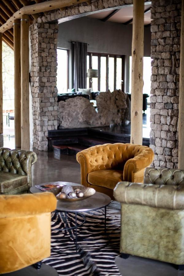 Etosha Oberland Lodge Okaukuejo Eksteriør bilde