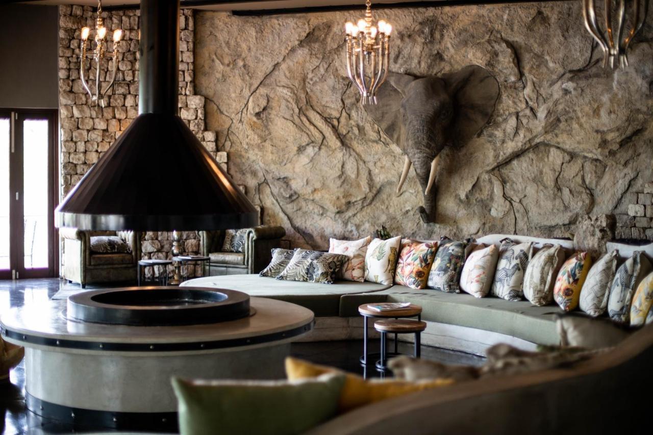 Etosha Oberland Lodge Okaukuejo Eksteriør bilde